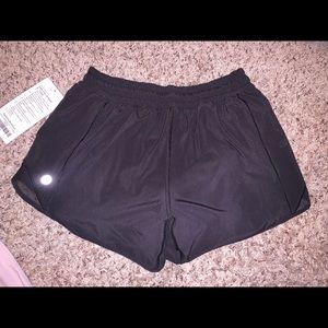 BRAND NEW lululemon hotty hot short
